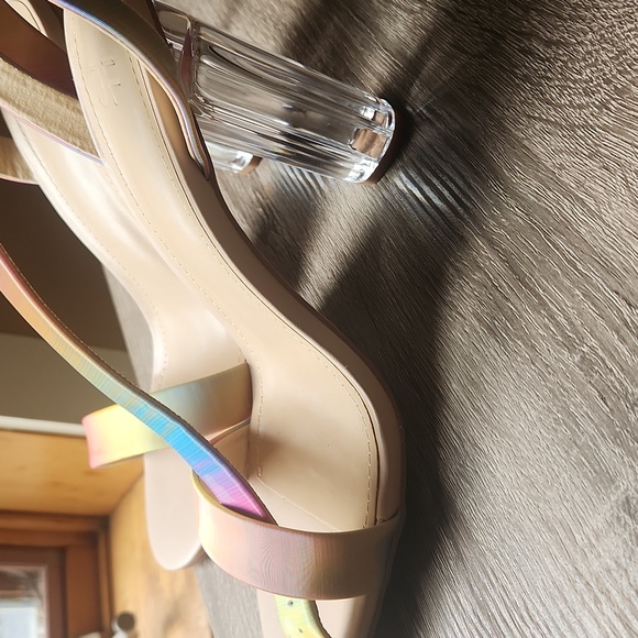 Open toe Sandles - Picture 2 of 3